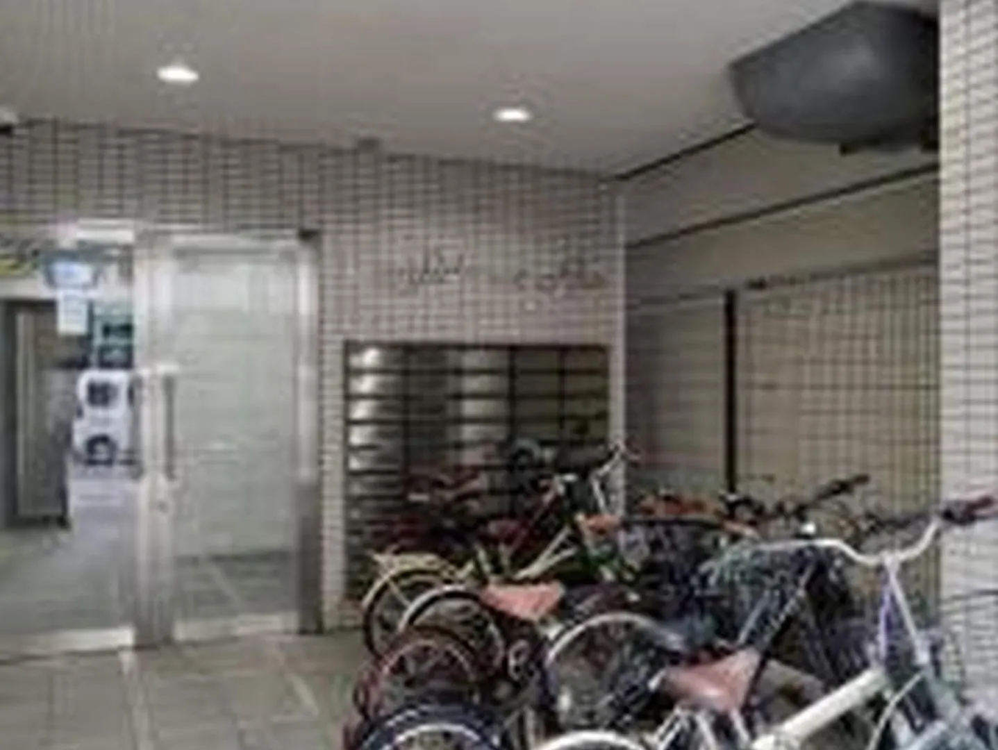 コンフィデンスロン702 Daire Osaka